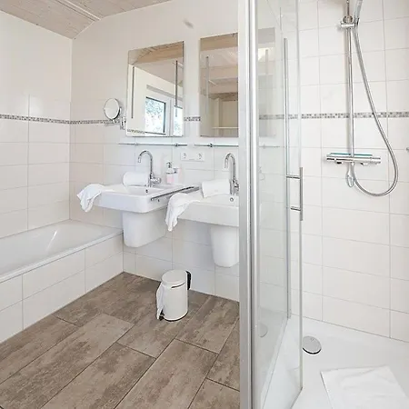 Prázdninový dům Matilda 32 - Holz-ferienhaus Mit Sauna, Kamin Und Garten Dagebüll